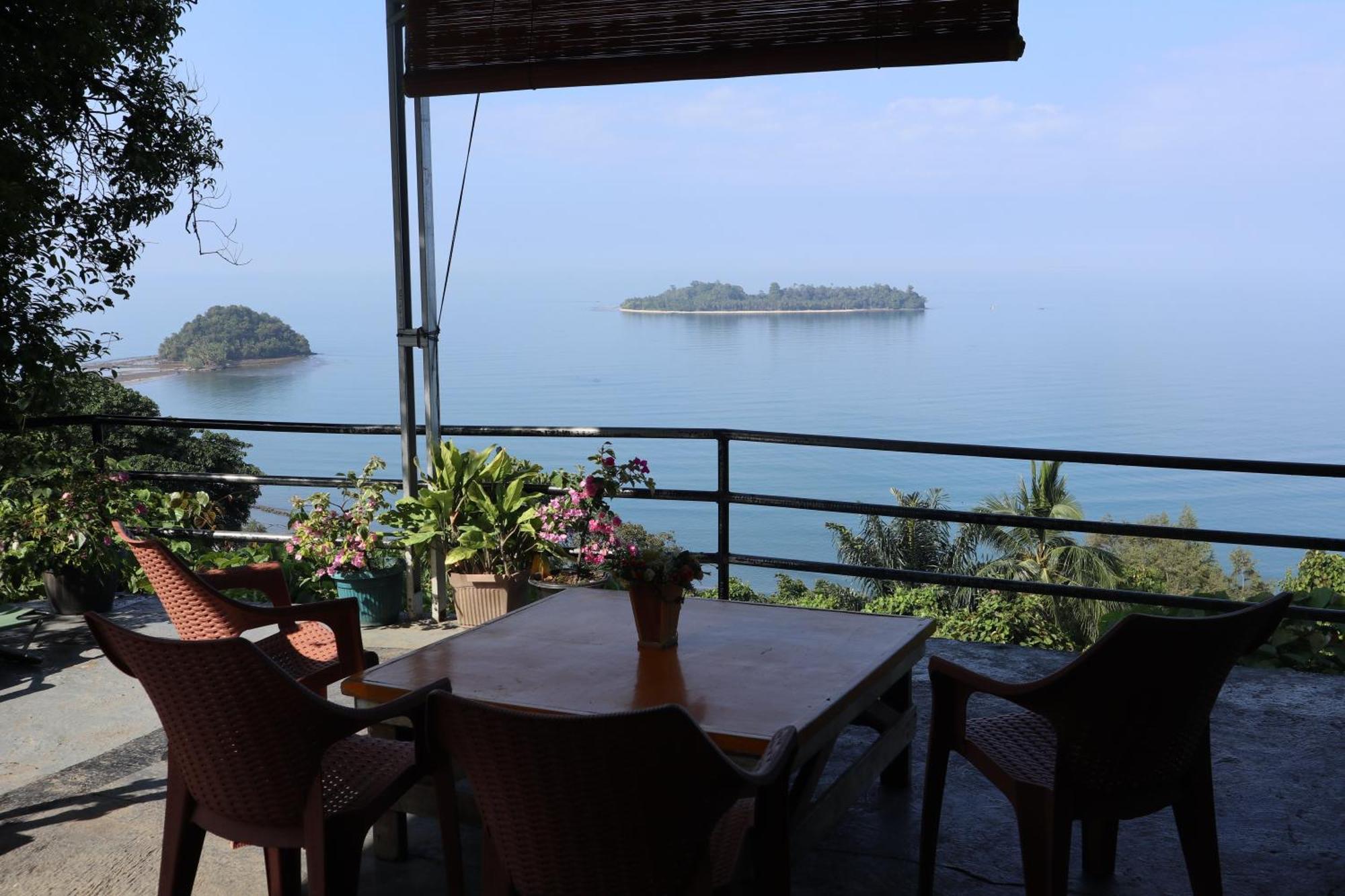The View Padang, Amazing View, 8 Mins Mentawai Fast Ferry, Cold Beer,Close To Restaurants Exterior foto