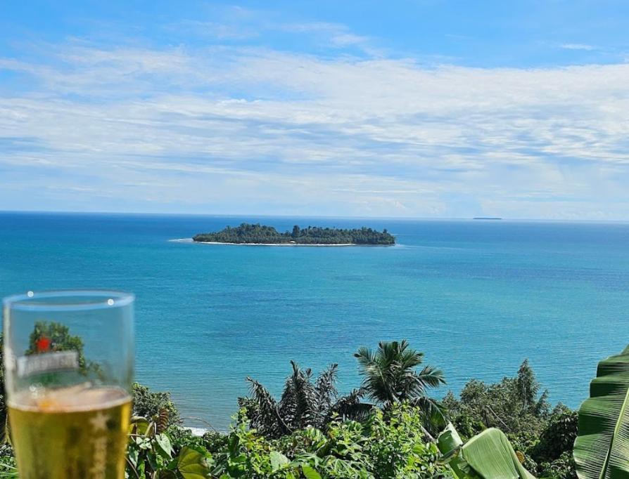The View Padang, Amazing View, 8 Mins Mentawai Fast Ferry, Cold Beer,Close To Restaurants Exterior foto